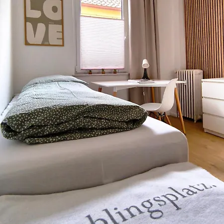 Grosse 68 Qm Am Stiftsbergpark, 24 Std Check-in, Parkplatz, 3 Schlafzimmer, 6 Personen, Wlan, 55 Zoll Fernseher, Familien- Geschaefts- Monteurwohnung *